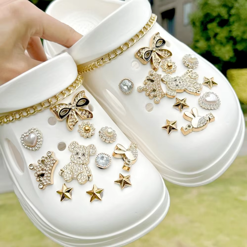 Pack of 24 CROC Charms Gold Diamante with Chain